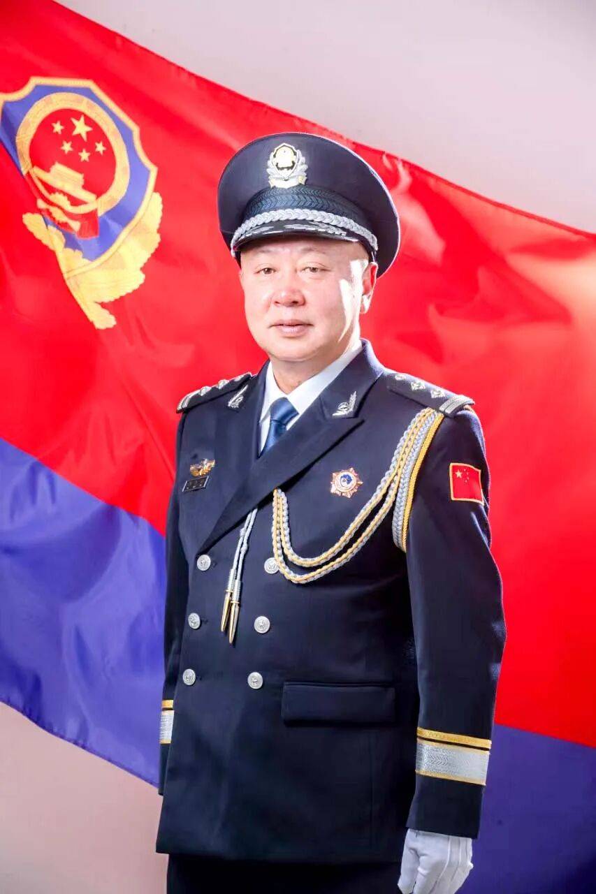 警队“老黄牛” | 不停转动的小马达,马哥