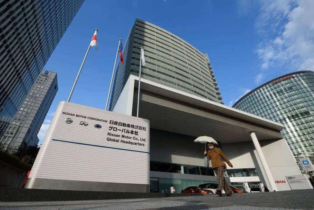 巨亏百亿元!国际巨头宣布:出售总部大楼→