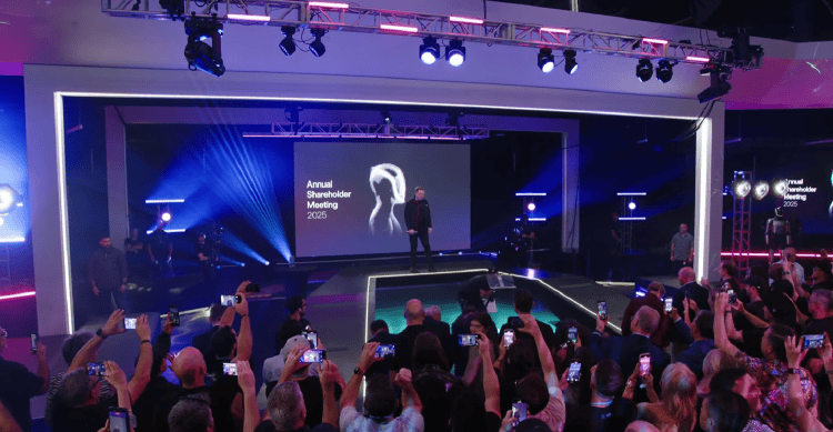 马斯克万亿薪酬计划获批,现场立flag!世界首富到底在挑战什么?