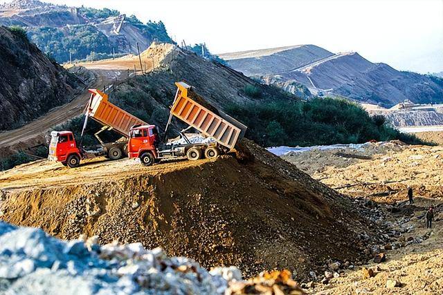 法国官宣马克龙访华,中方态度和两年前不同了