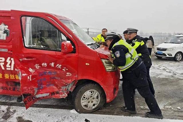 外交部发言人毛宁点赞山东德州交警！